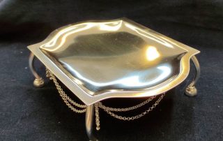 Smed: Caroline Lindholm. Foto: Caroline Lindholm. Titel: Till bords med Arianna