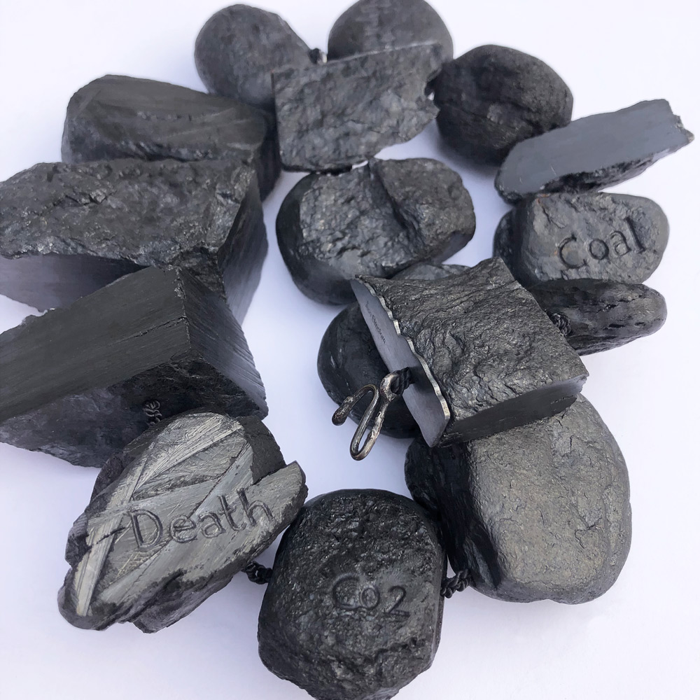 Smed: Åsa Elmstam Foto: Filip Palmén. Titel: Behavior that shows a lack of good sense or judgment