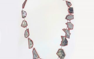 Smed: Wan-Ying Lin Foto: Filip Palmén. Titel: Gårdagens liv och död - Sedimentär sten