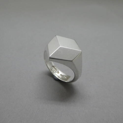 Nutida Svenskt Silver Ring ring Hubert Hydman foto Hubert Hydman scaled e1775764153921 - Nutida Svenskt Siver