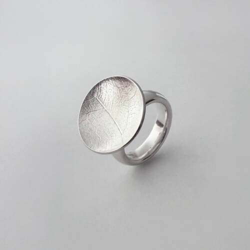 Nutida Svenskt Silver Ring ring Ingrid Barndal foto Ingrid Barndal - Nutida Svenskt Siver
