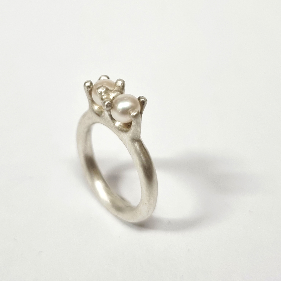 AI pearl ring <span>Simon Westling</span>