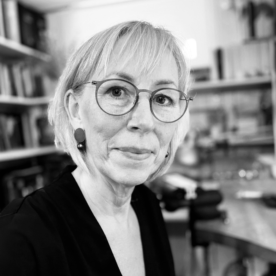 Ingrid verkstad kvadrat svart vit - Nutida Svenskt Siver