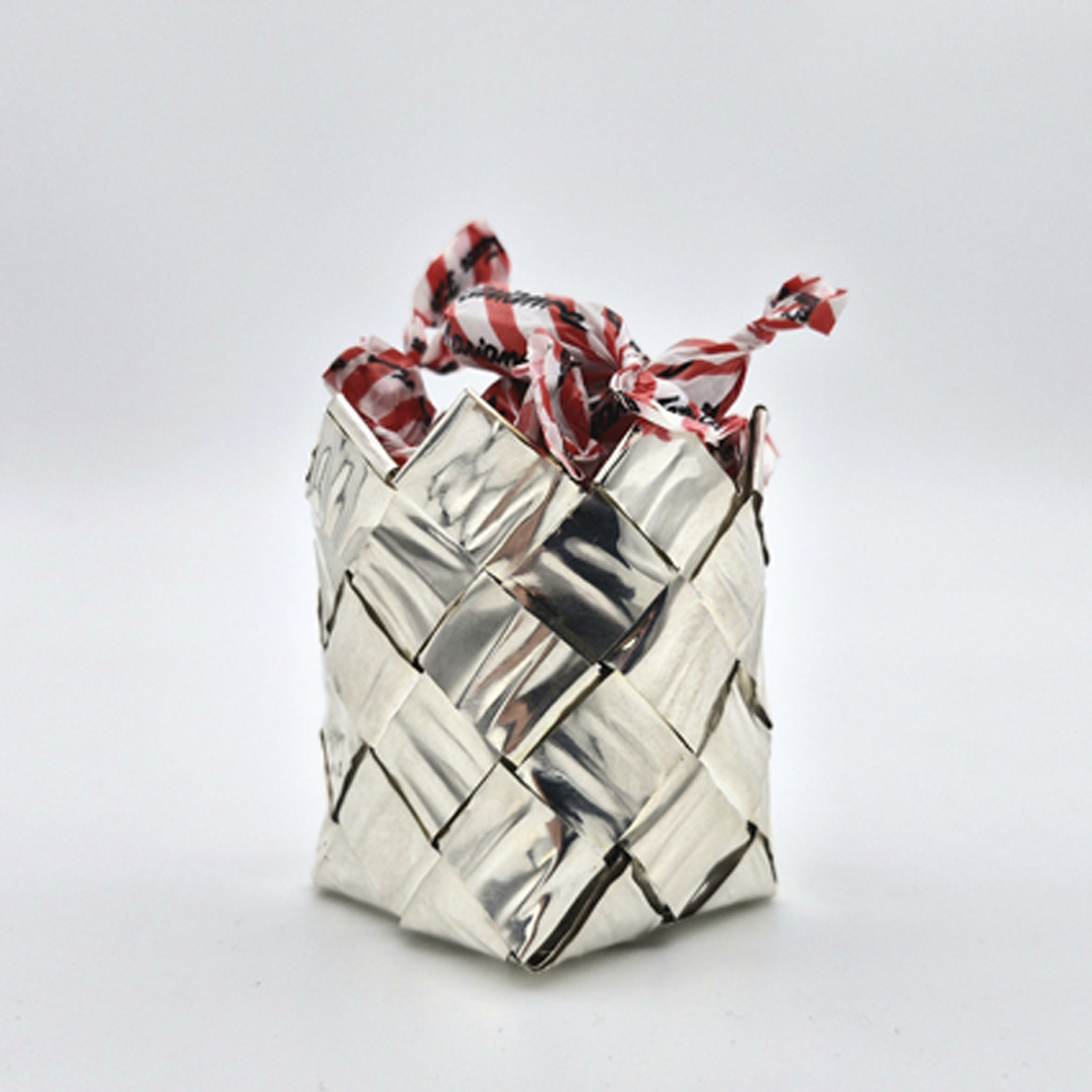 Näverflätad sockerskål i silver <span>Catarina Hällzon</span>